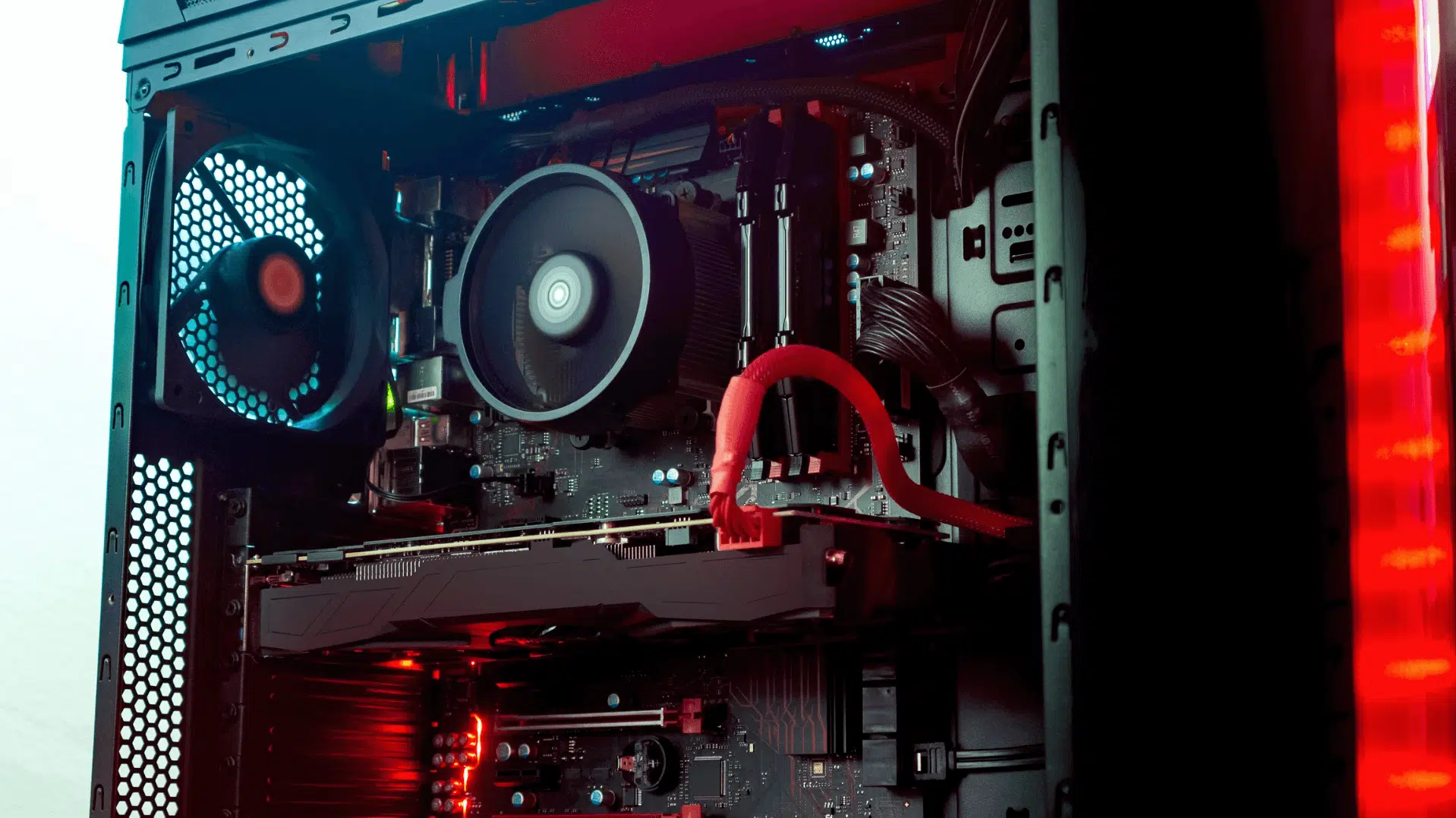 Aktualizacja systemu operacyjnego PC – dlaczego warto i jak zrobić to z pomocą firmy IT?